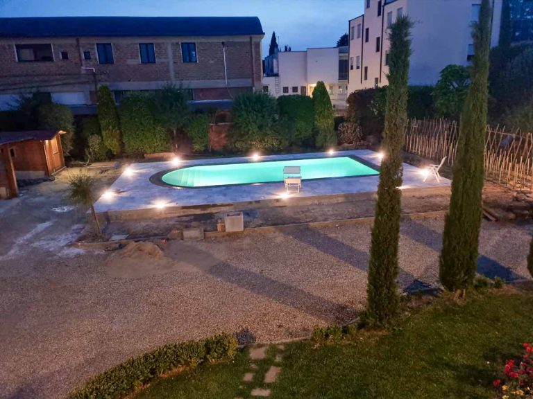 Illuminazione abitazione con piscina